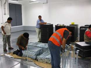 Instalación de estructura para piso técnico