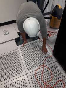 Trabajo de mantenimiento integral en un centro de datos